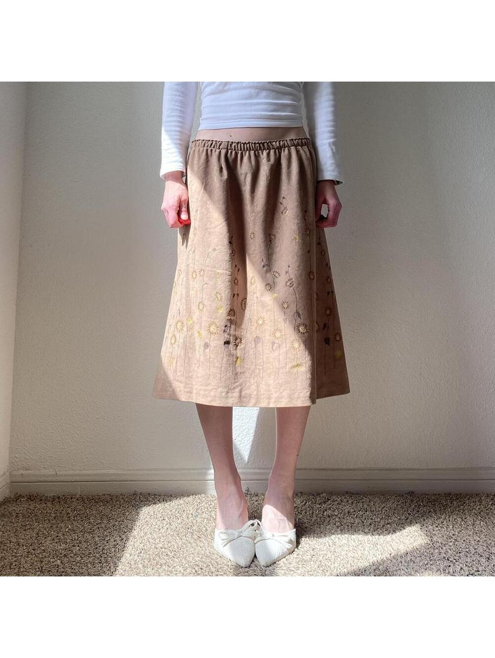 Vintage y2k low rise tan suede texture casual midi skirt with cute floral detail